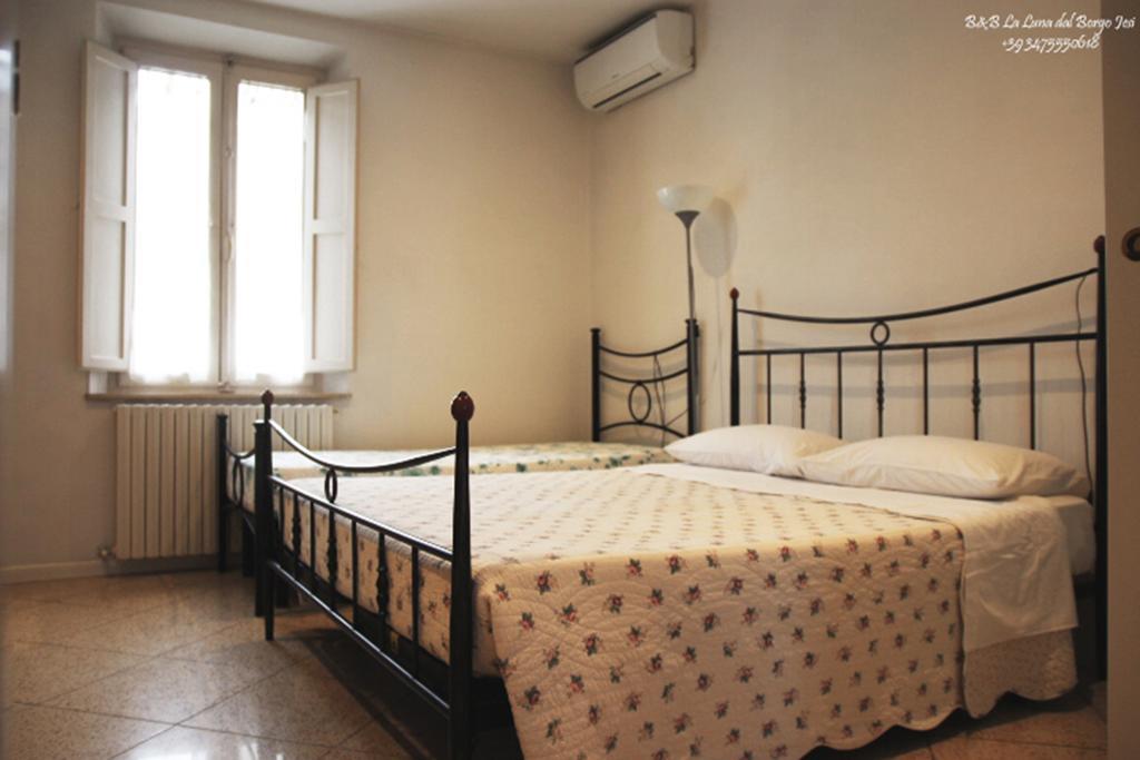 B&B La Luna Dal Borgo Iesi Exterior photo